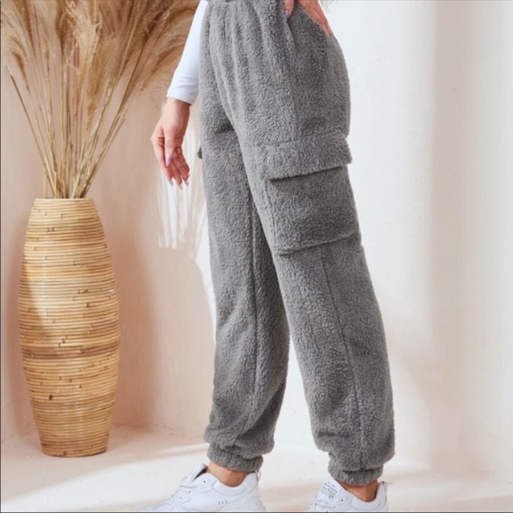 💃🏻GREY Teddy joggers with pockets - Picture 3 of 12